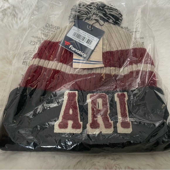 Arizona Coyotes beanie - Picture 3 of 4